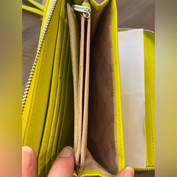 Steve Madden BZippy Lime Green Wristlet Wallet - Picture 8 of 10